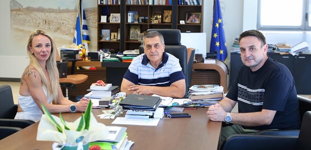 Σε θερμό κλίμα η συνάντηση Κουρέτα - Ντρισμπιώτη 